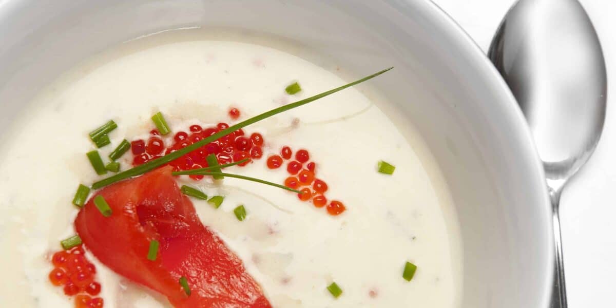 Kylmäsavulohikeitto