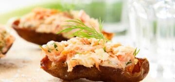 Savukirjolohi-perunakupit