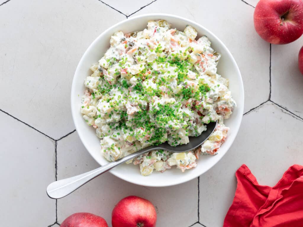 Kylmäsavulohiperunasalaatti