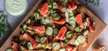 Loimutettu kirjolohi smashed perunoiden kera