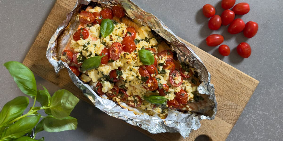 Kalaneuvos - Grillattu kirjolohi kreikkalaisittain